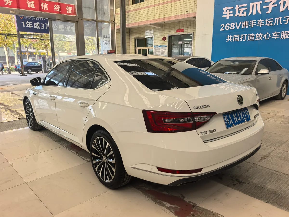 Skoda 2018 TSI330 DSG V 4
