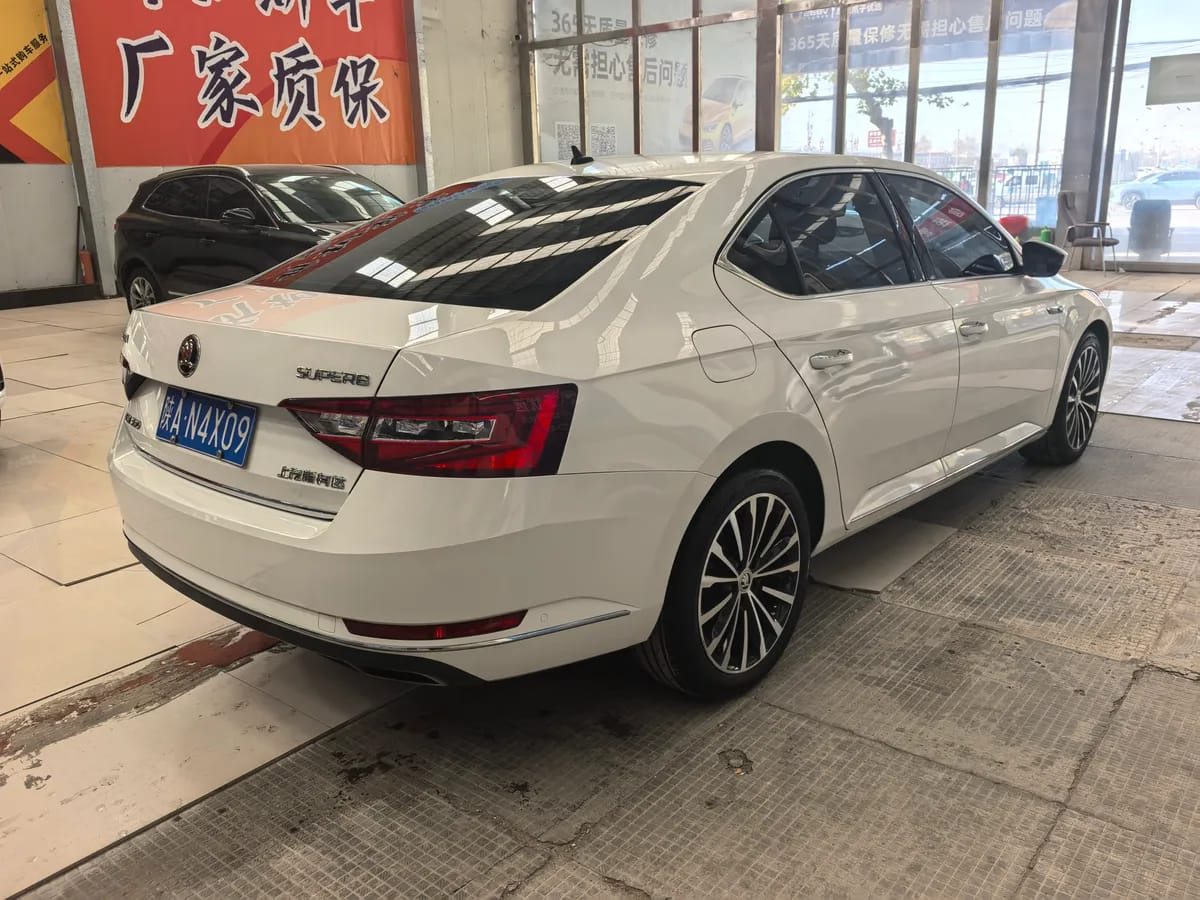 Skoda 2018 TSI330 DSG V 6