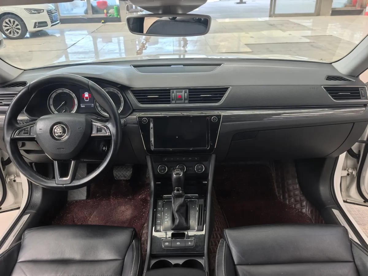 Skoda 2018 TSI330 DSG V 7