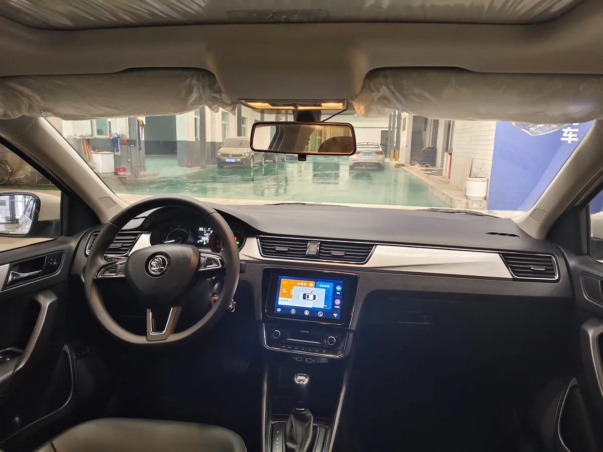 Skoda 2020 1.5L 7