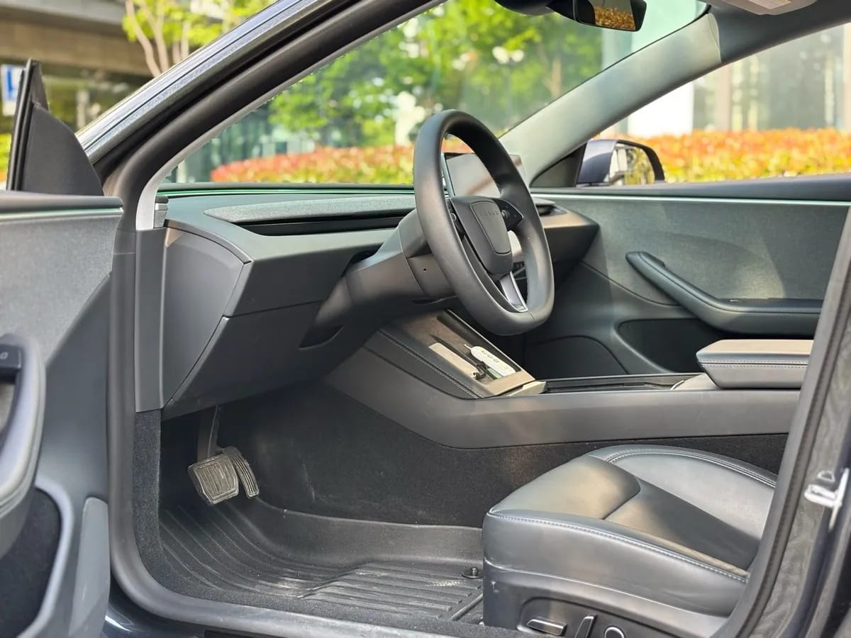 Tesla Model 3 2023 8