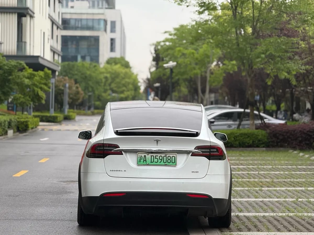 Tesla Model X ( ) 2016 Model X 90D 5