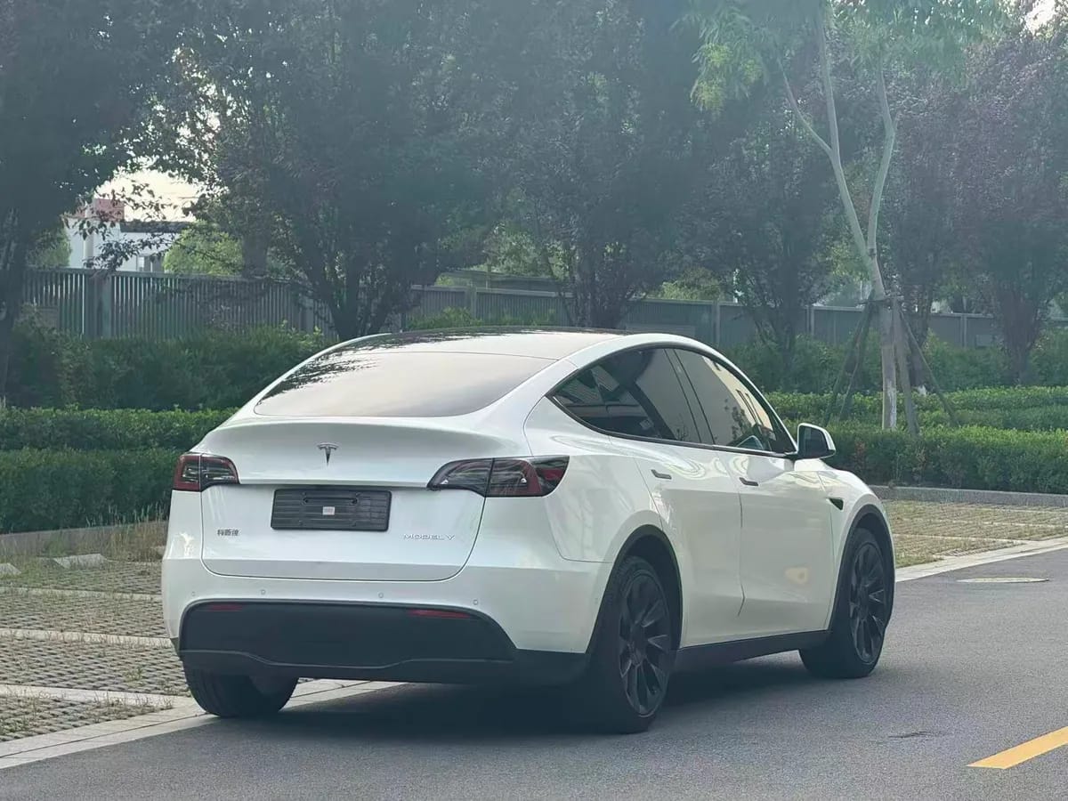 Tesla Model Y 2021 3D7 4