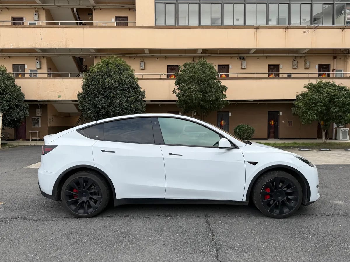 Tesla Model Y 2021 2