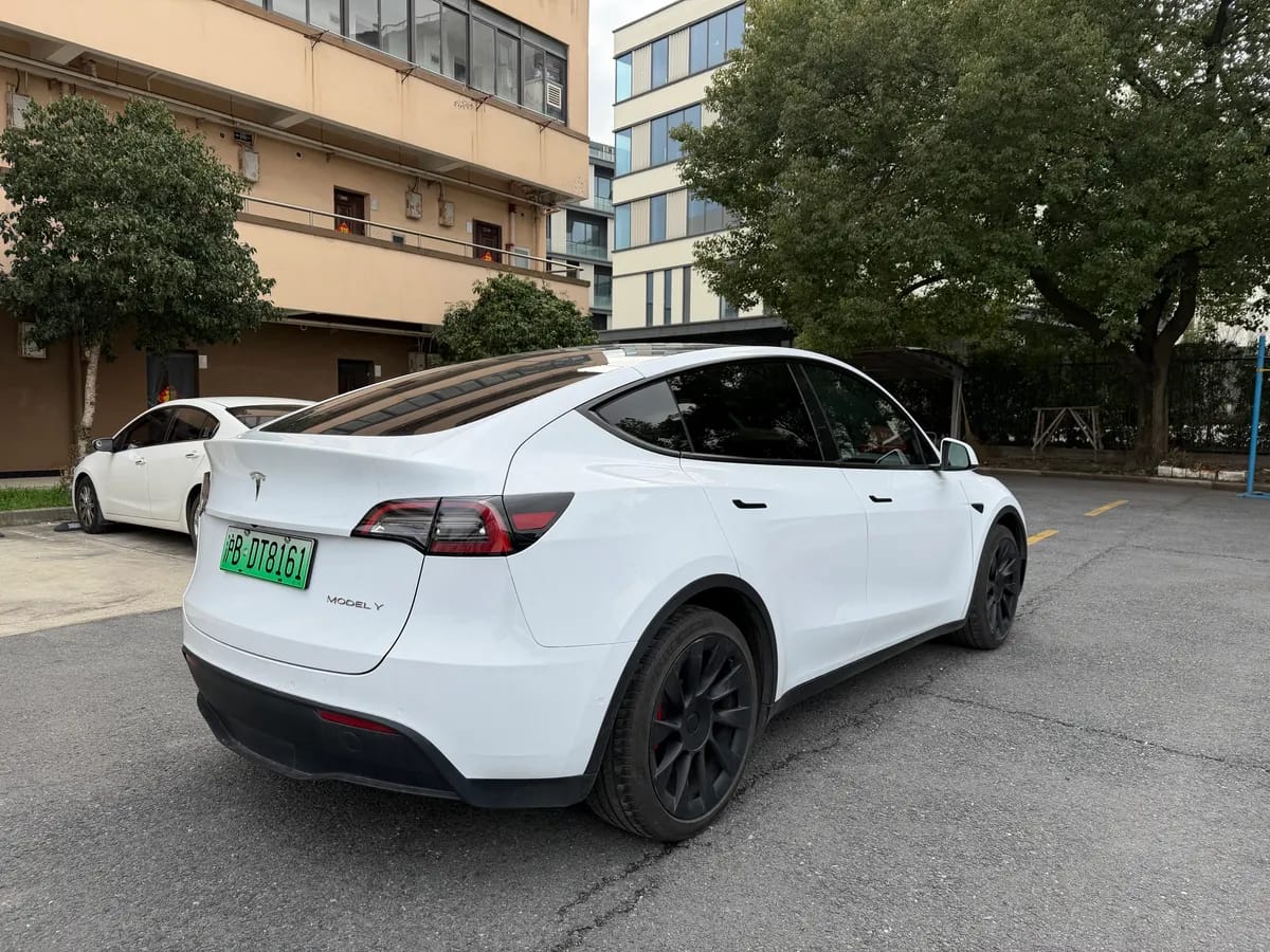 Tesla Model Y 2021 3