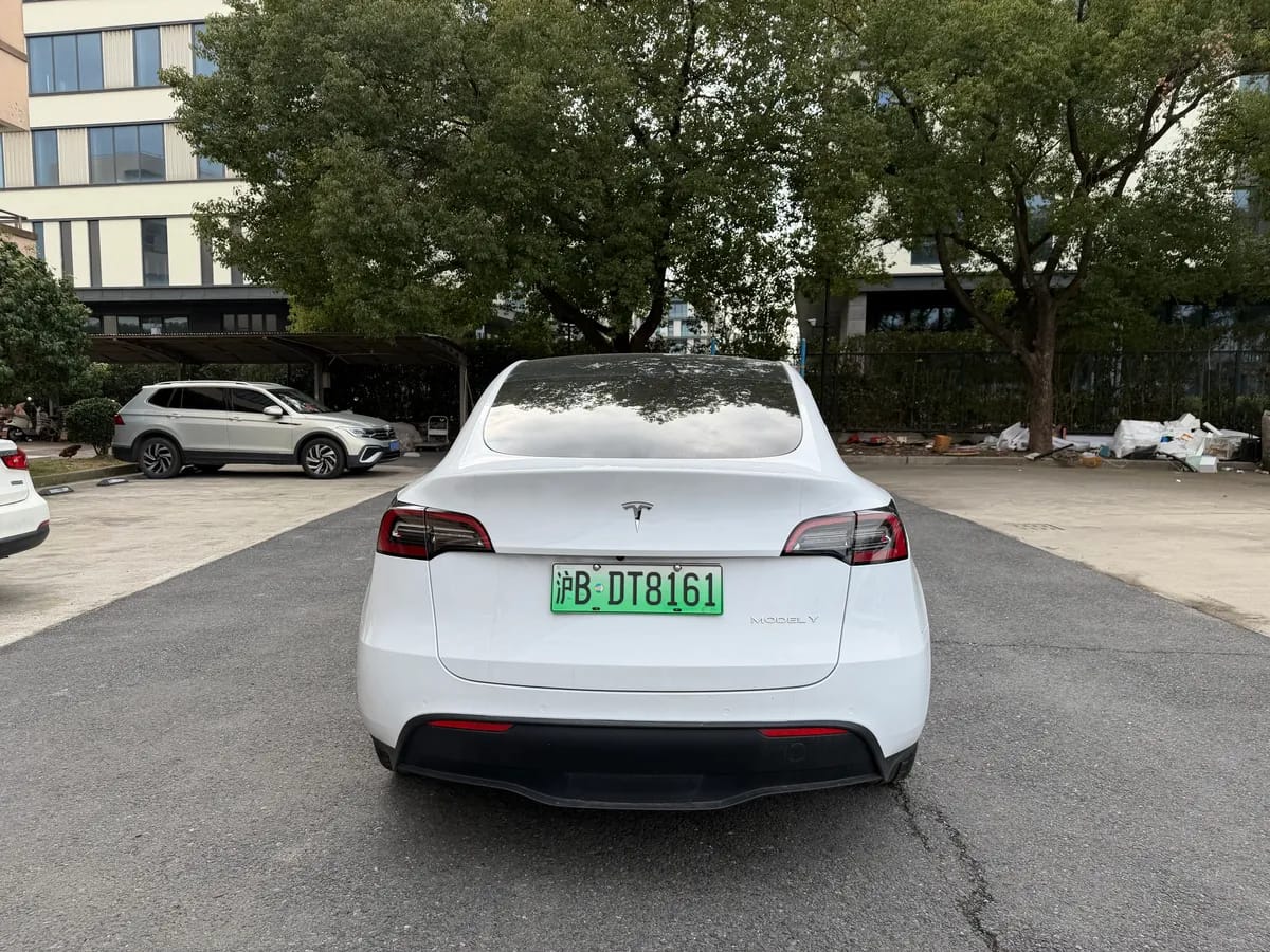 Tesla Model Y 2021 4