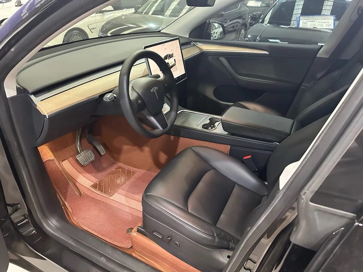 Tesla Model Y 2022 7