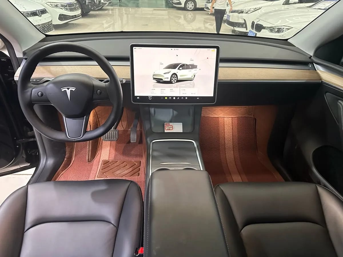 Tesla Model Y 2022 9