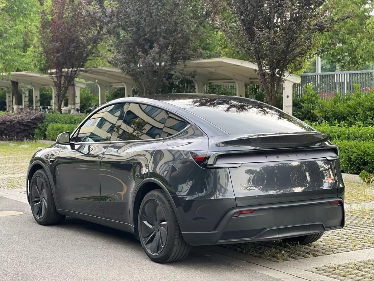 Tesla Model Y 2025 5