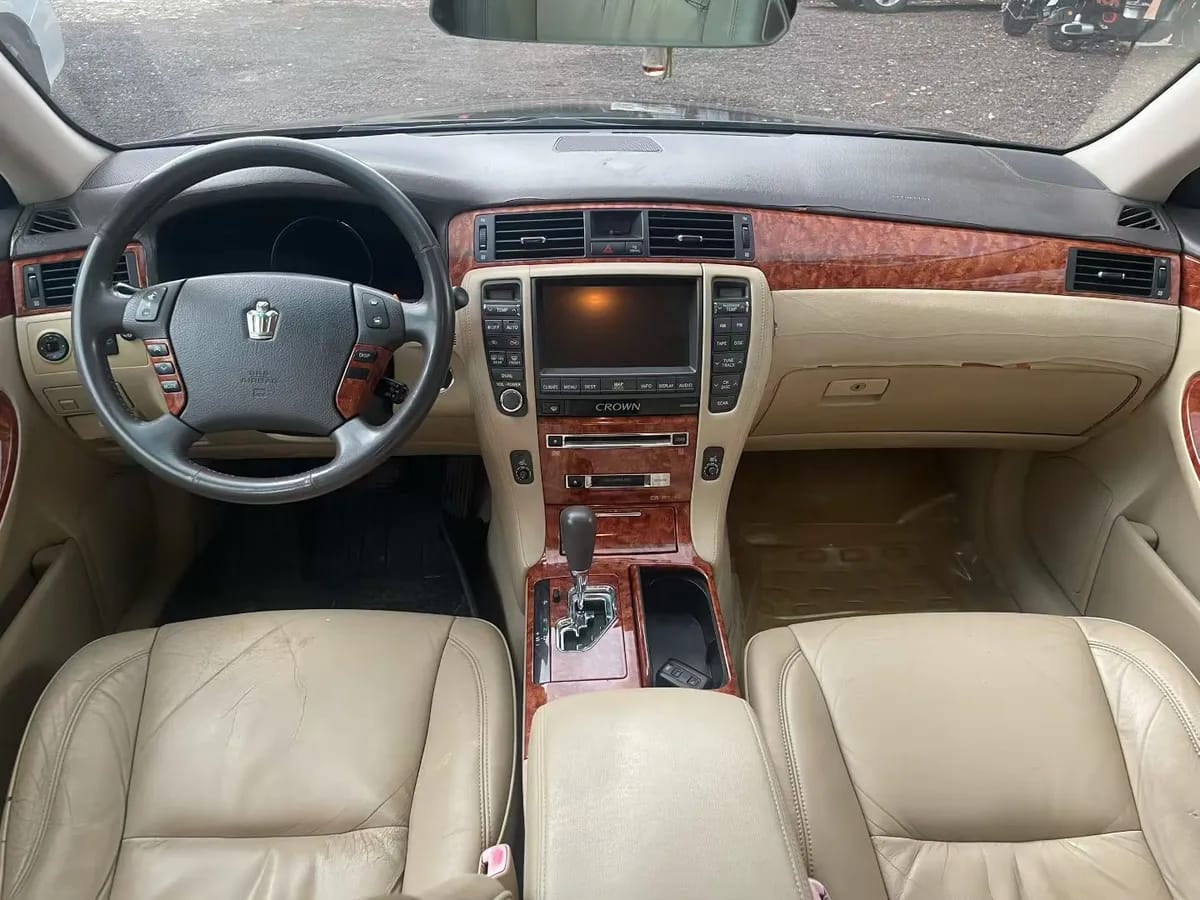 Toyota 2005 3.0L Royal E 6