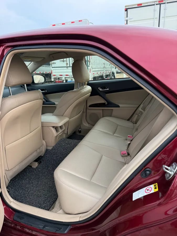 Toyota 2010 2.5V 4