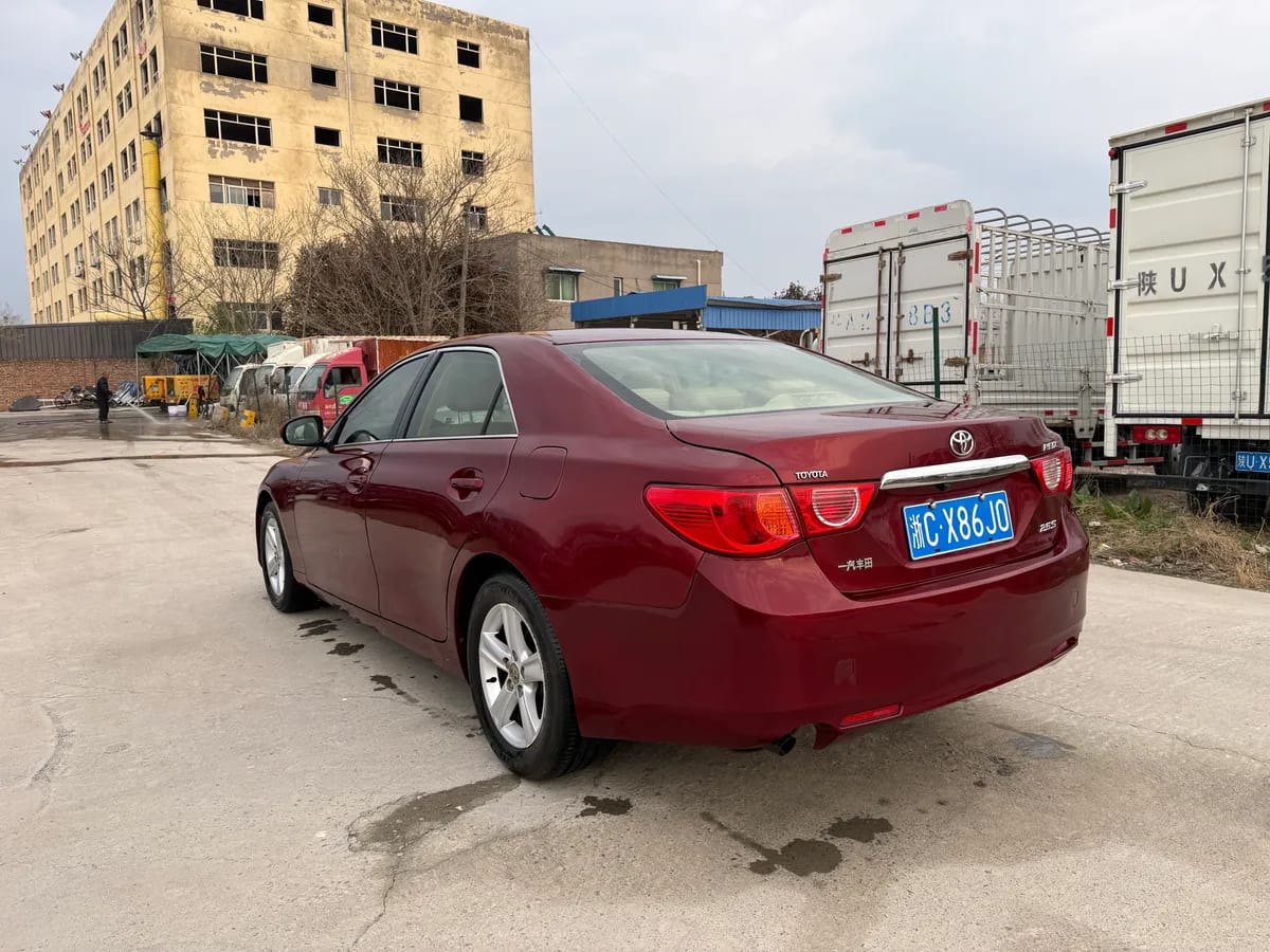 Toyota 2010 2.5V 7