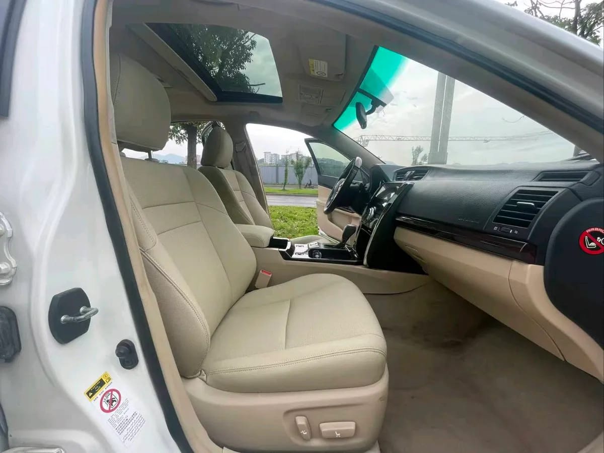 Toyota 2012 2.5V 5