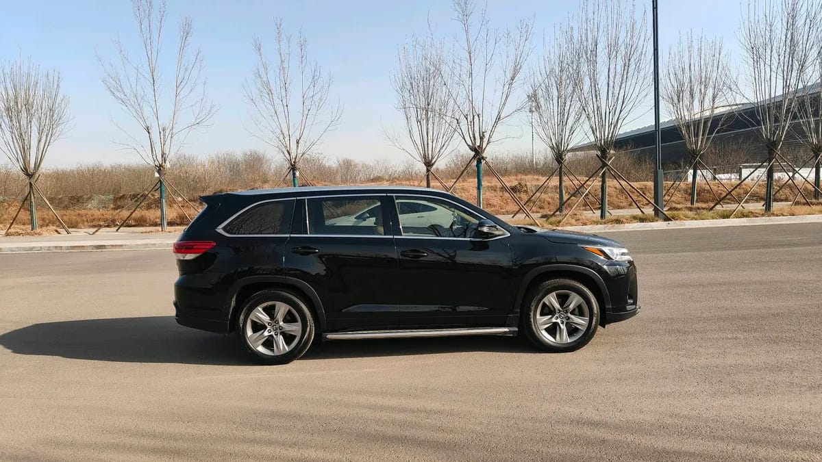 Toyota 2018 2.0T 7 V 4