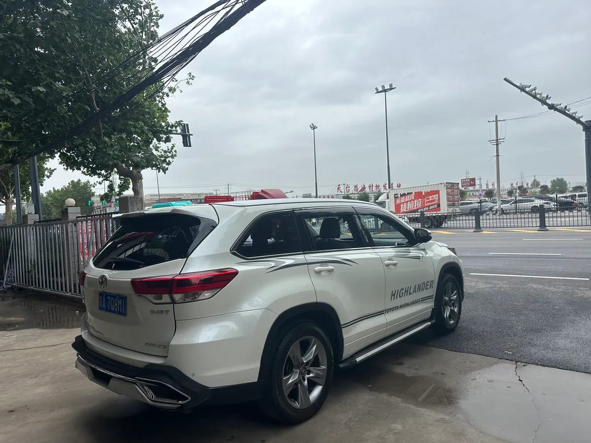 Toyota 2018 2.0T 7 V 4