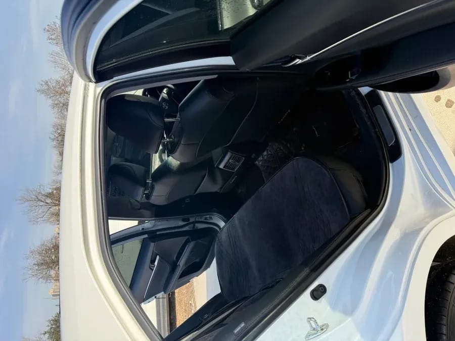 Toyota 2019 ��� 2.5G 8