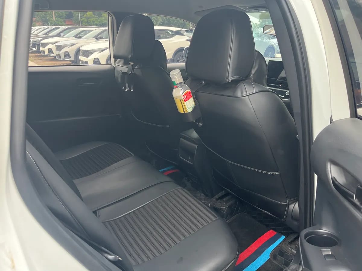 Toyota 2023 2.0L CVT 6