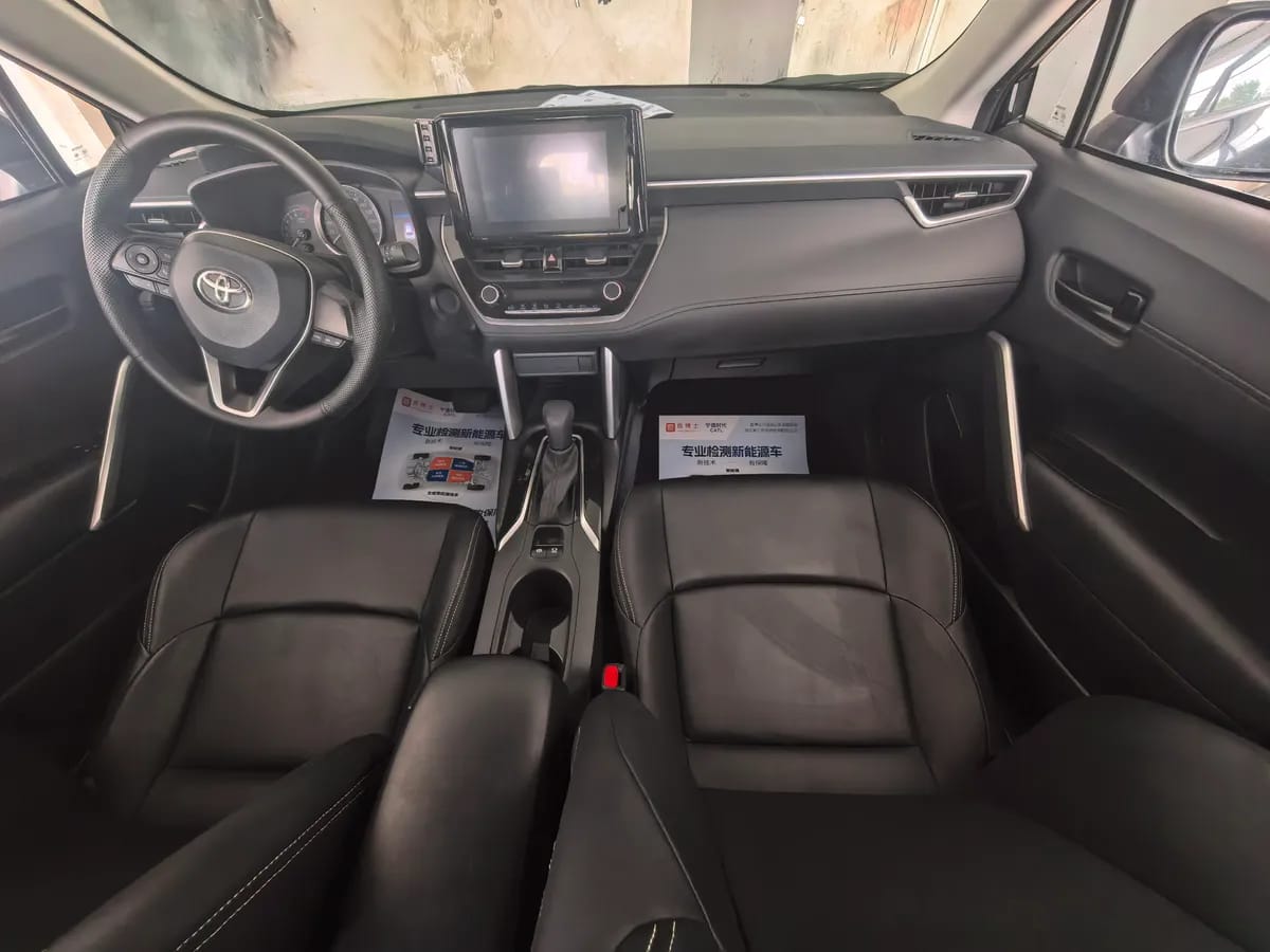 Toyota 2023 2.0L CVT 6