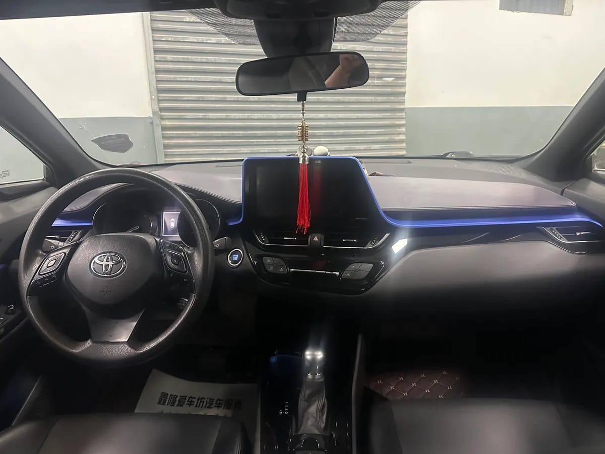 Toyota C-HR 2020 2.0L 9