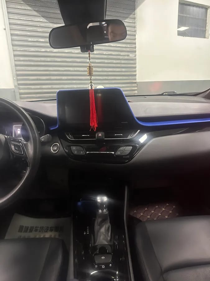 Toyota C-HR 2020 2.0L 10