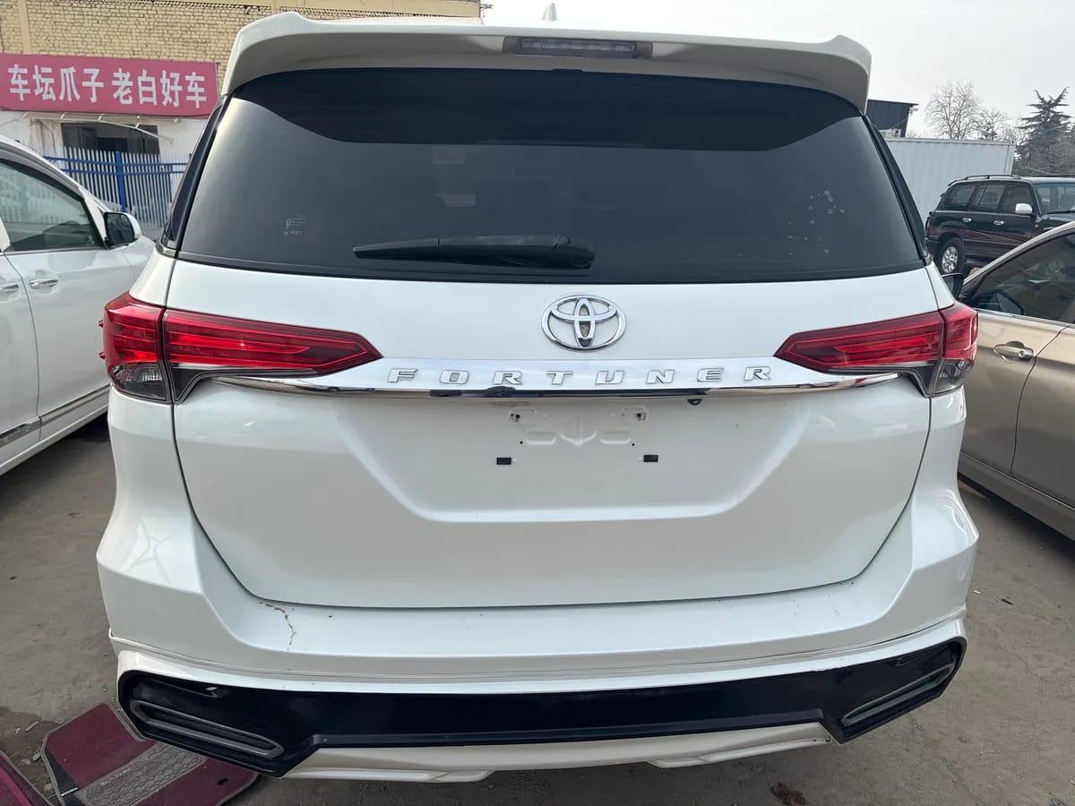 Toyota Fortuner ( ) 2019 2.7L SR5 5