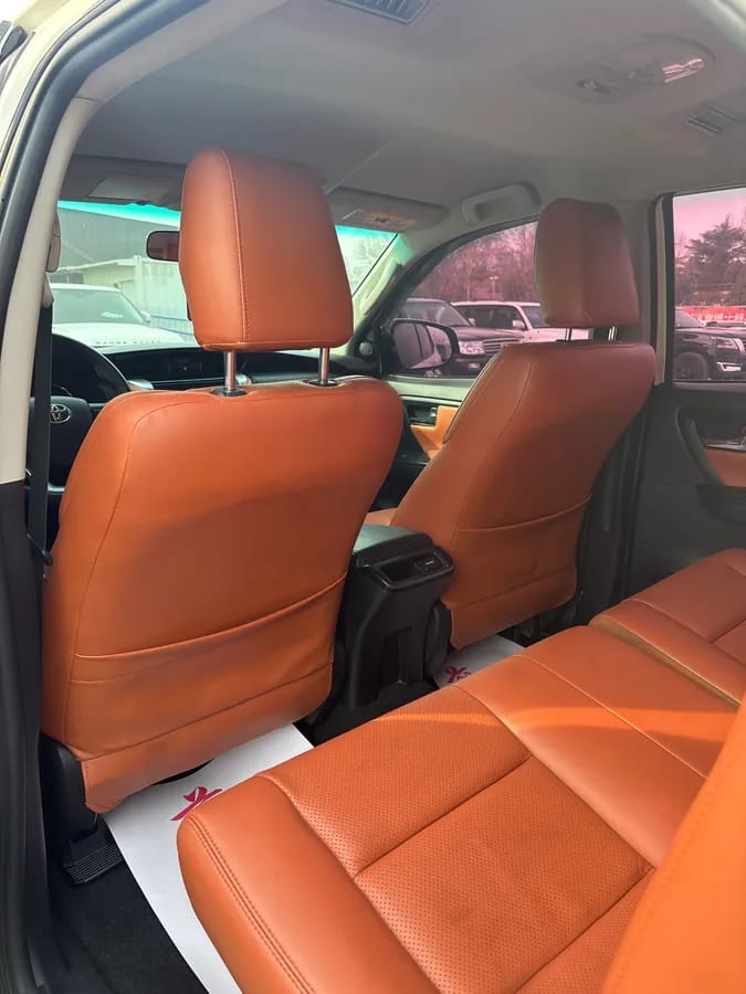 Toyota Fortuner ( ) 2019 2.7L SR5 7