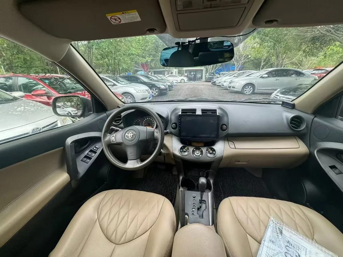 Toyota RAV4 2011 2.0L 5