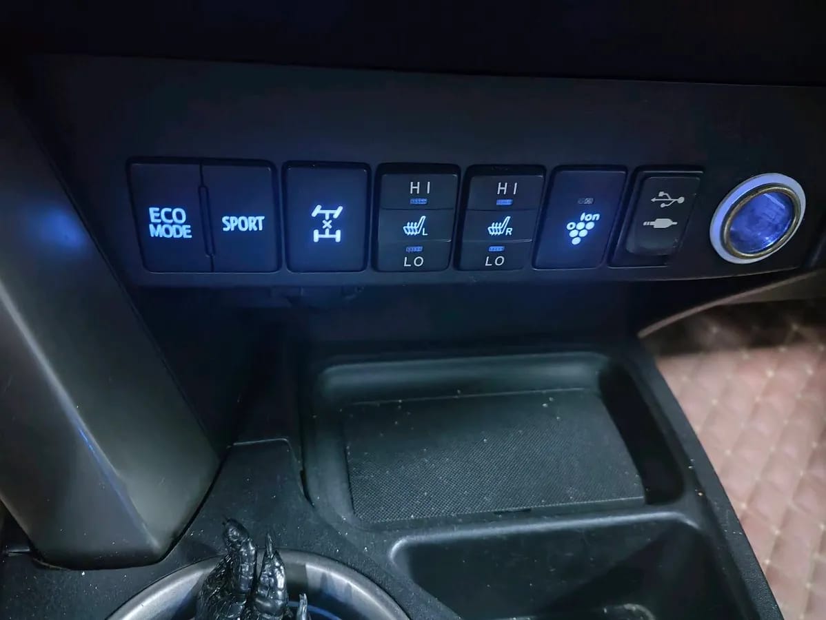 Toyota RAV4 2013 2.5L 8