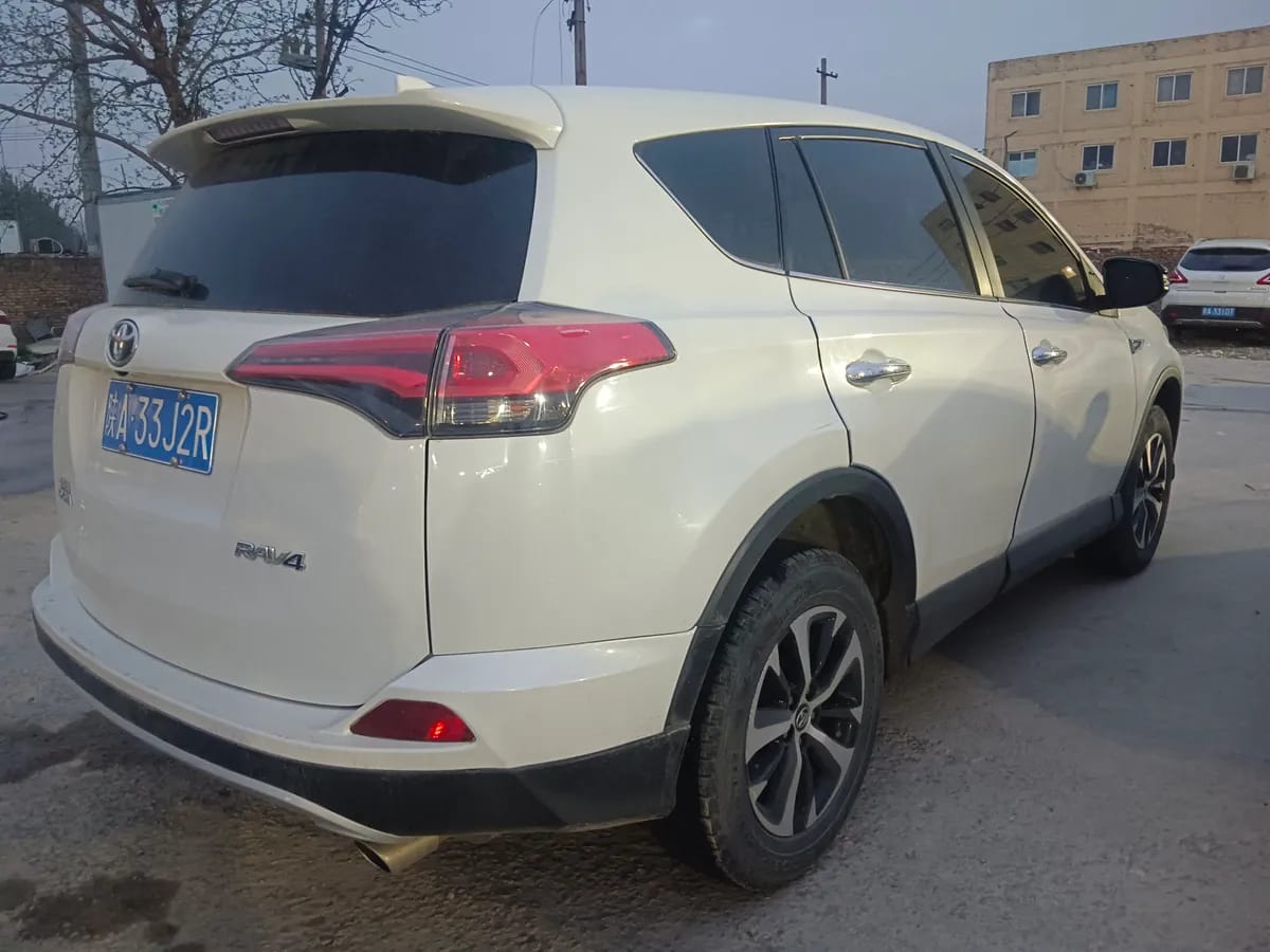 Toyota RAV4 2016 2.0L CVT V 4