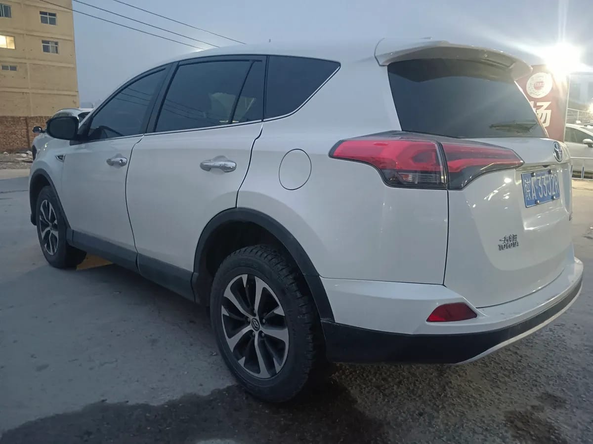 Toyota RAV4 2016 2.0L CVT V 5