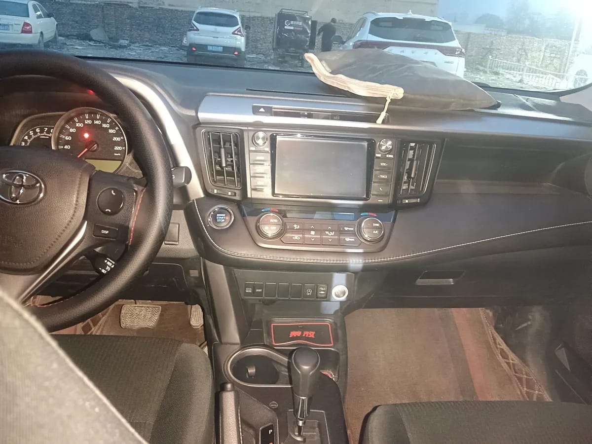 Toyota RAV4 2016 2.0L CVT V 8