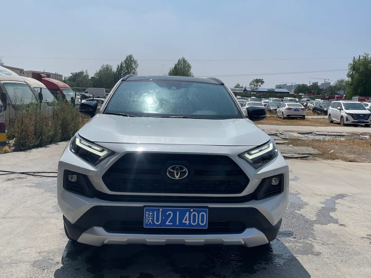 Toyota RAV4 2023 2.0L CVT Plus 2