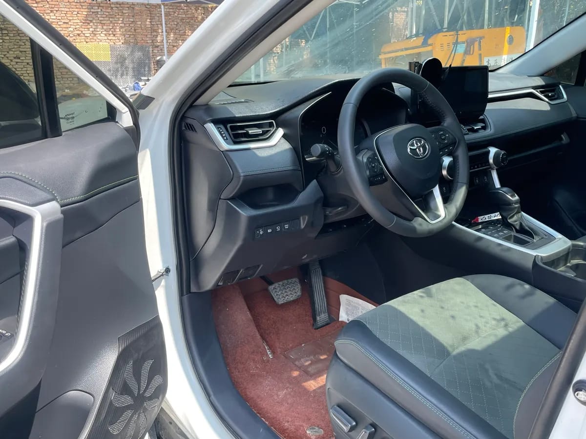 Toyota RAV4 2023 2.0L CVT Plus 4
