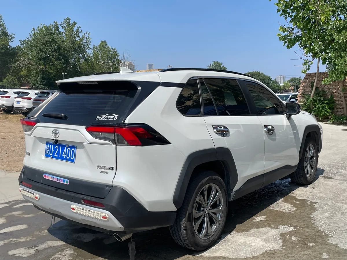 Toyota RAV4 2023 2.0L CVT Plus 9