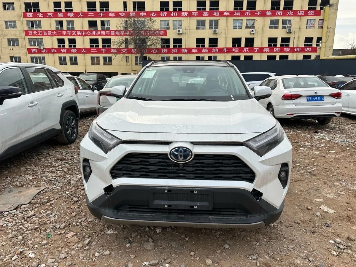 Toyota RAV4 2023 2.5L E-CVT Plus