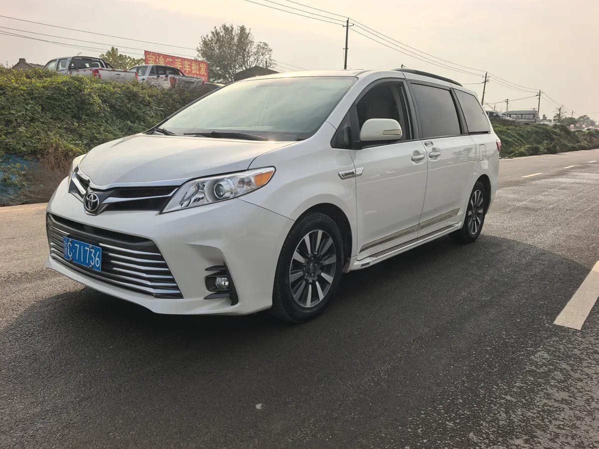 Toyota SIENNA ( ) 2017 3.5L LE