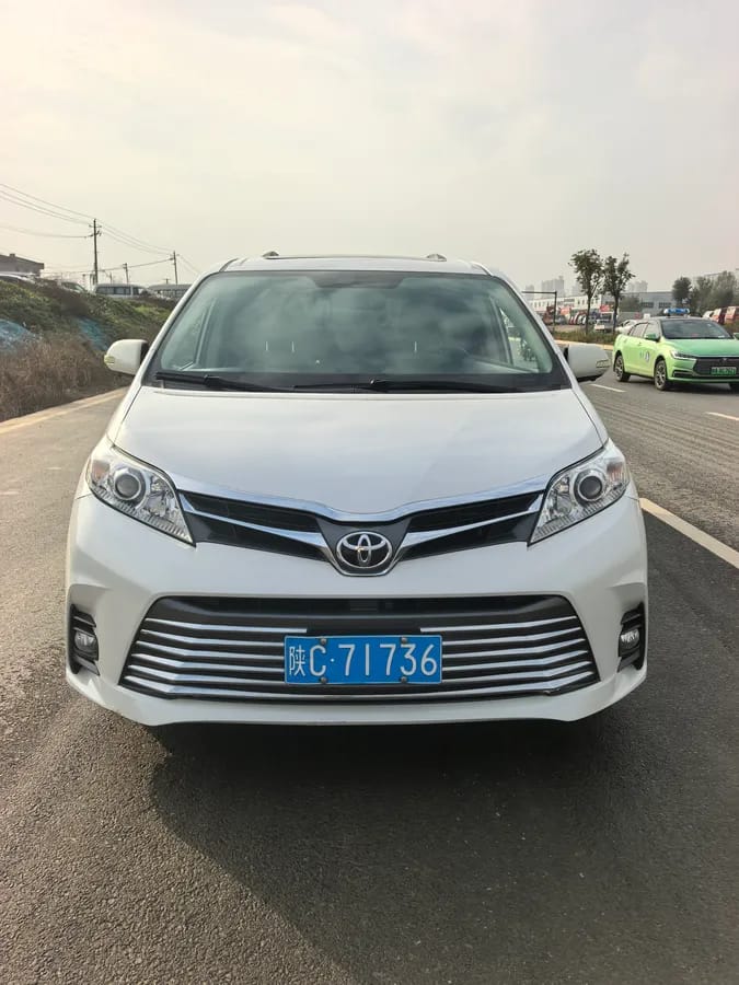 Toyota SIENNA ( ) 2017 3.5L LE 2