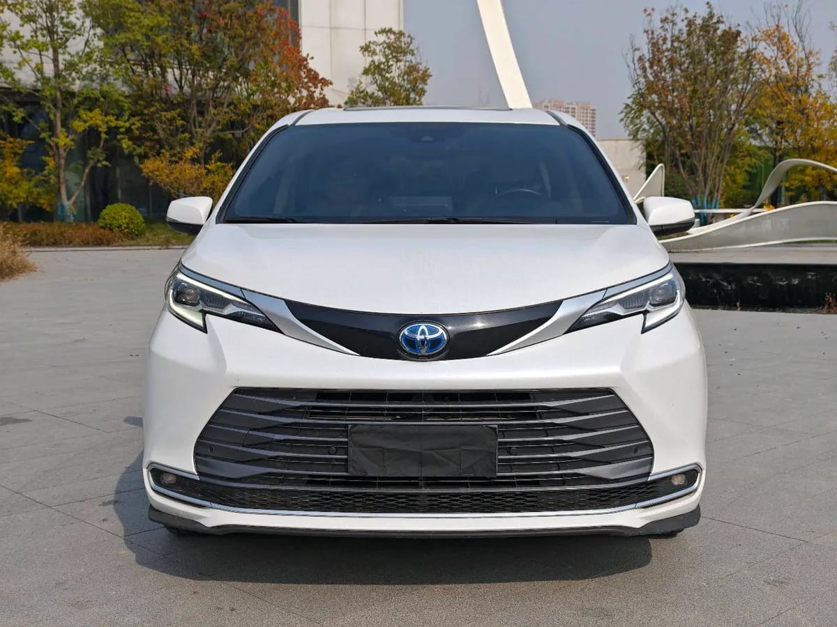Toyota SIENNA 2023 2.5L 2