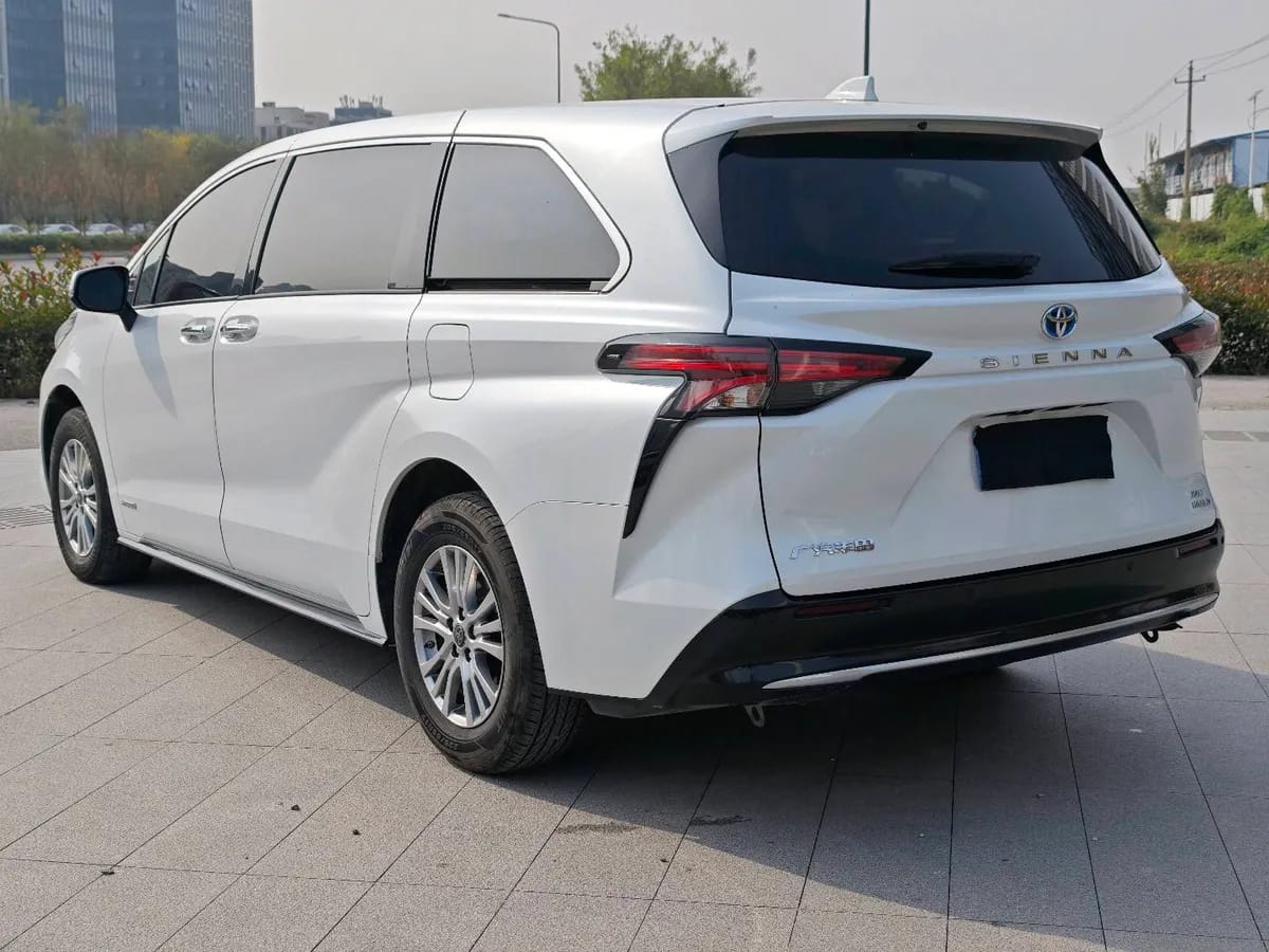 Toyota SIENNA 2023 2.5L 6