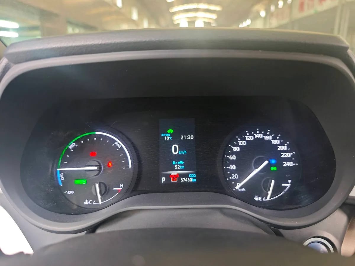 Toyota SIENNA 2023 2.5L 9