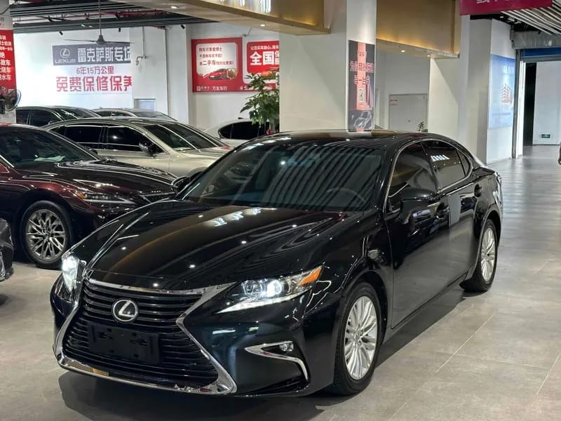 Lexus ES 2015 1