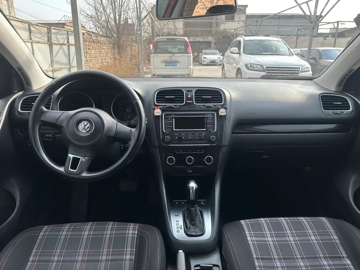 Volkswagen Golf 2012 8