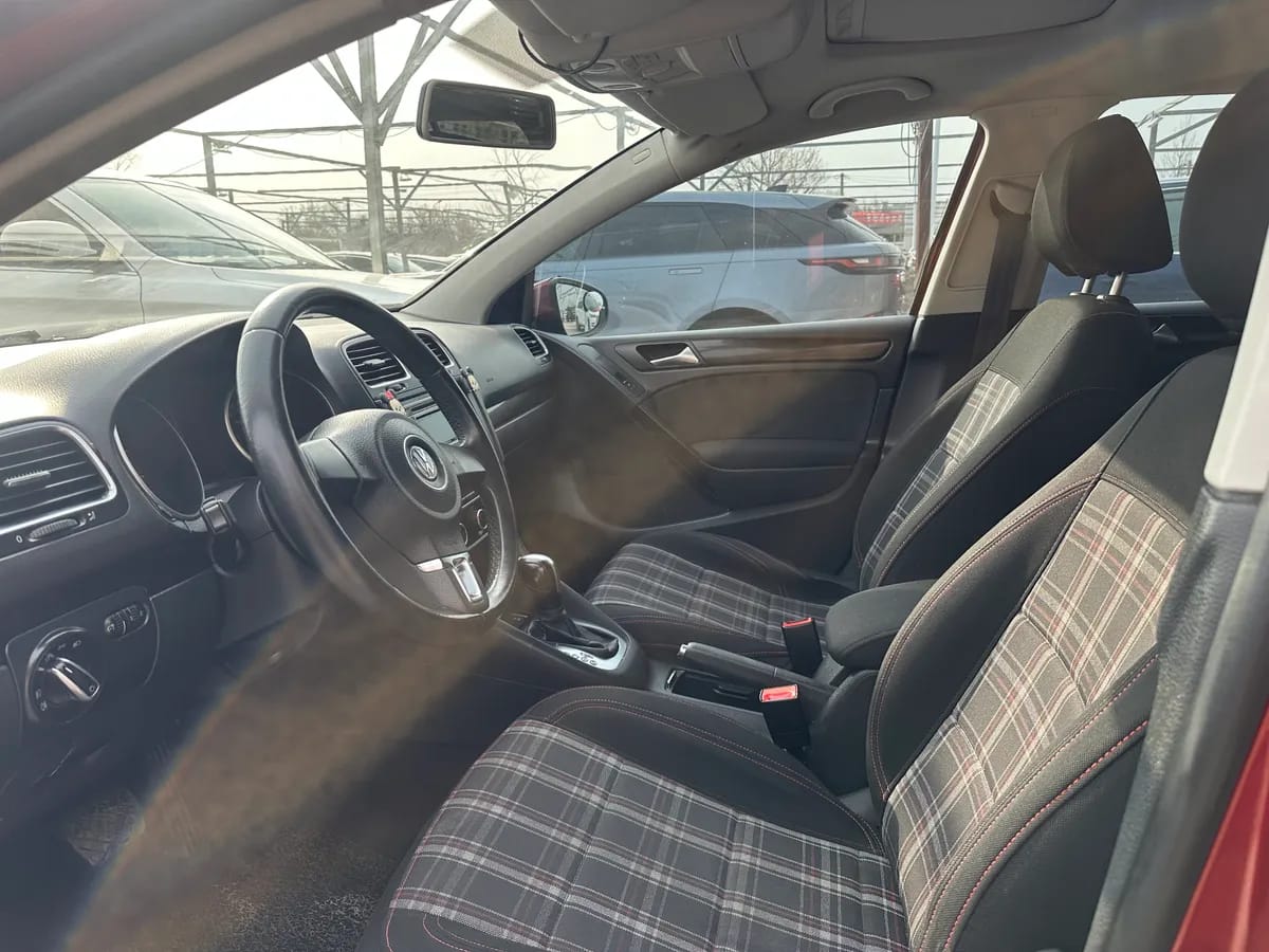 Volkswagen Golf 2012 9