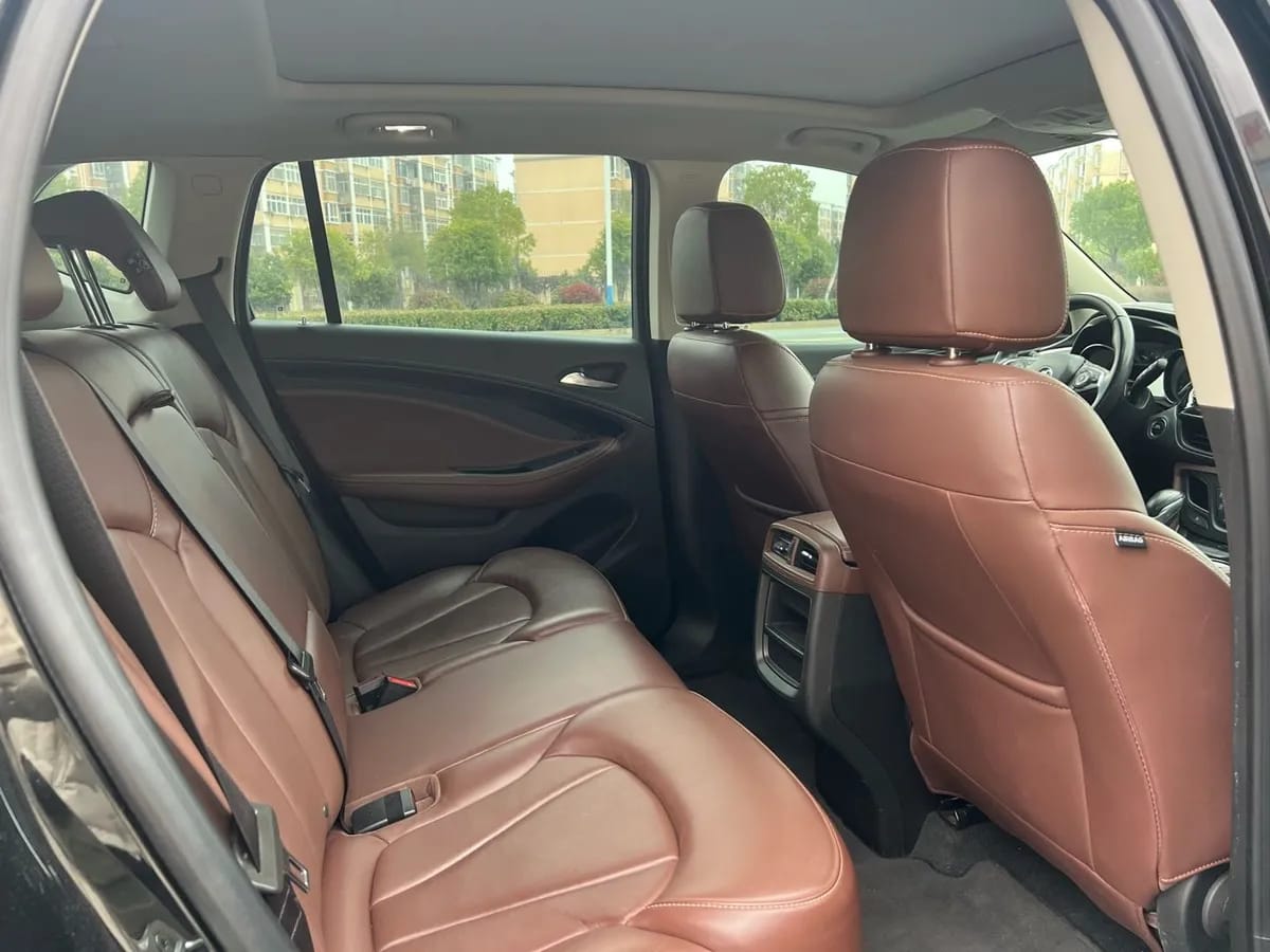Buick Envision Plus 2021 5
