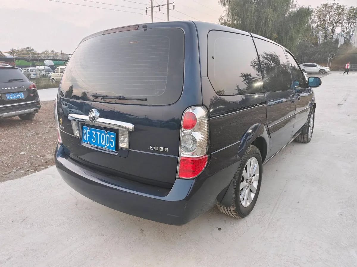 Buick GL8 2011 9