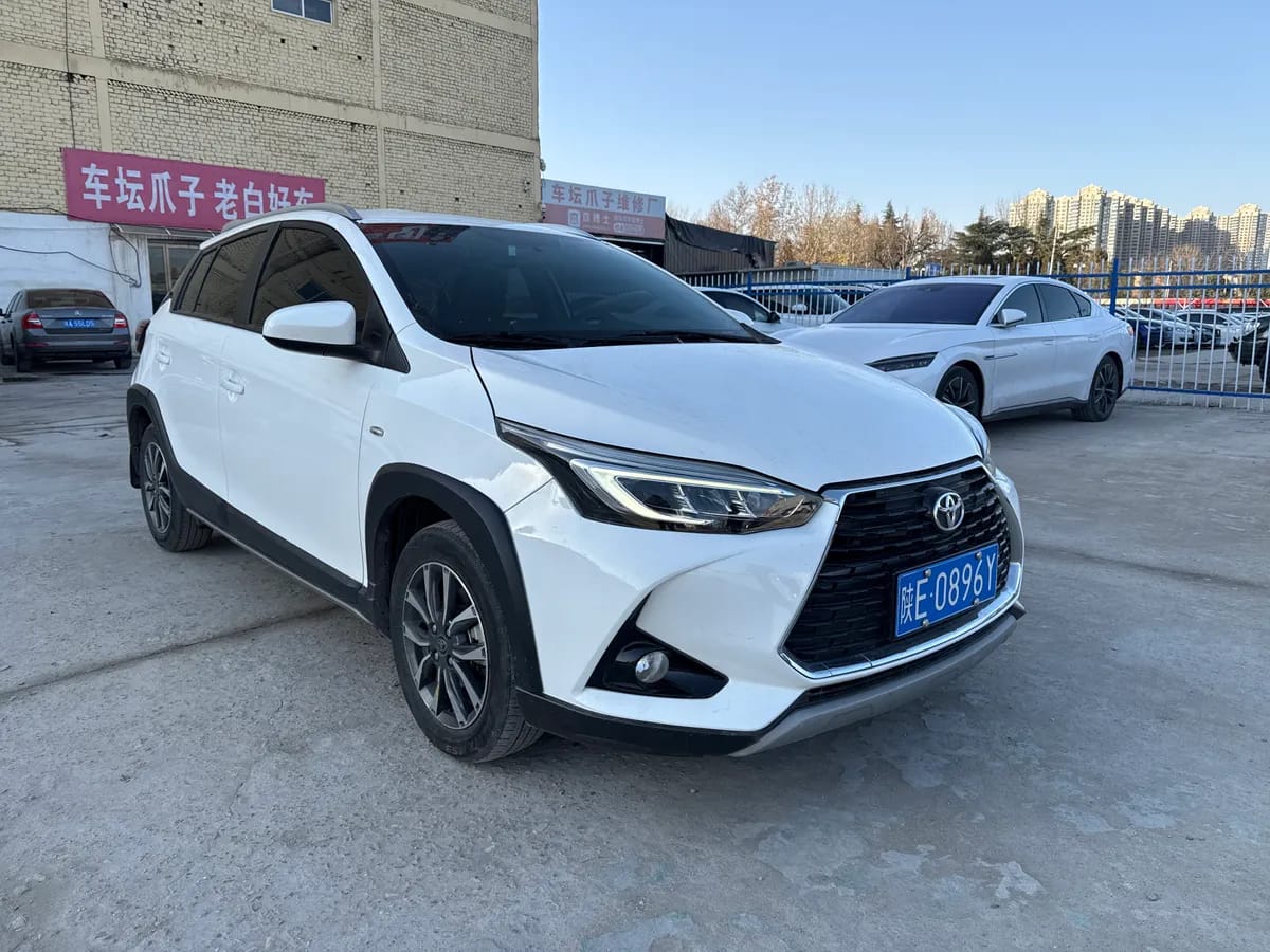 Toyota YARiS L 2022 3
