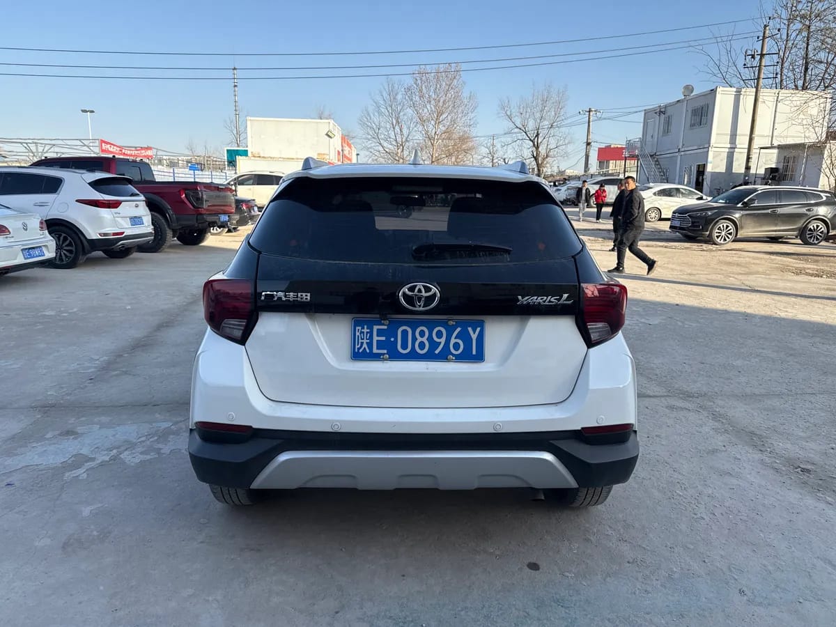 Toyota YARiS L 2022 8