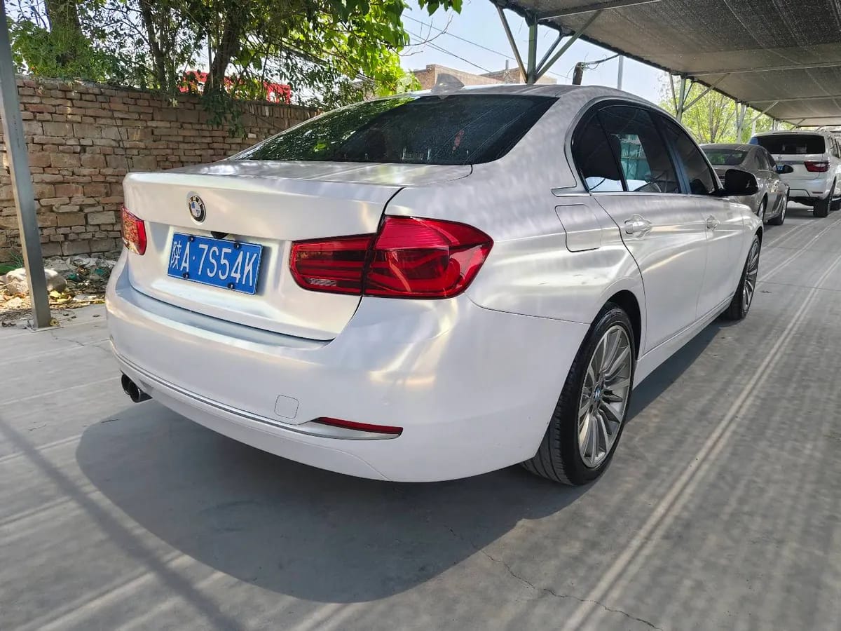 BMW 3 2019 10