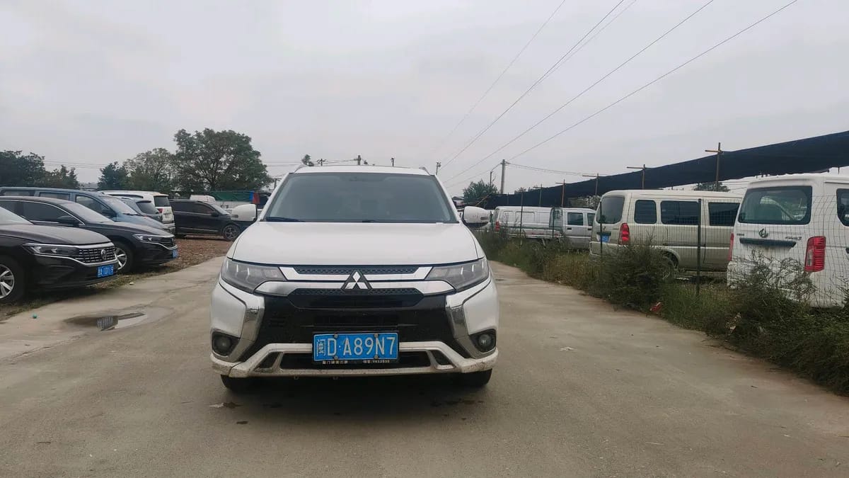 Mitsubishi Outlander 2021 1