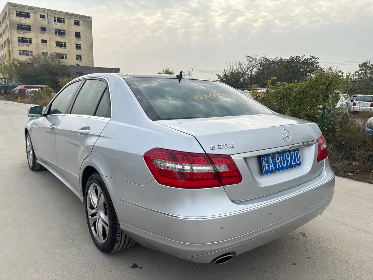 Mercedes-Benz E 2010 4